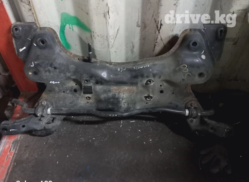 Подматорная балка . KIA/ HYUNDAI 2011 год . состояние хорошее.!!!