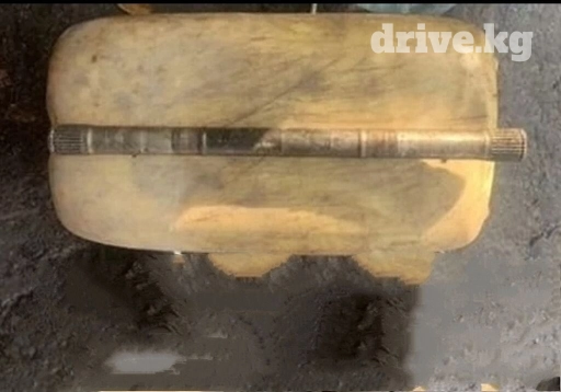 Продаю промежуточный вал на Гелендваген w463, от мотора M112, объем