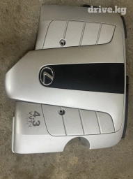 Крышка мотора 3UZ-FE. Toyota, Lexsus