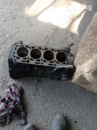 Продою головка на мэрс124, 102 мотор вхорошом состояние прошу 15т так