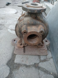 Продаю консольный насос /со станиной, б/у. Советский