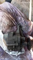 Масляный насос от Мерседес 2,2 в хорошем состоянии