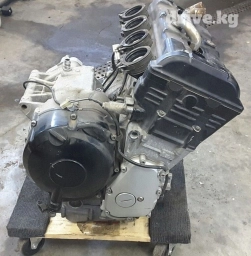 Продаю запчасти на двигатель Ямаху р1 2000год карбюратор, есть почти