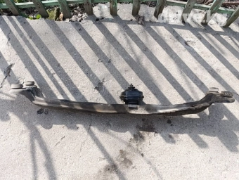 Передняя балка крепления мотора. поссат Б3