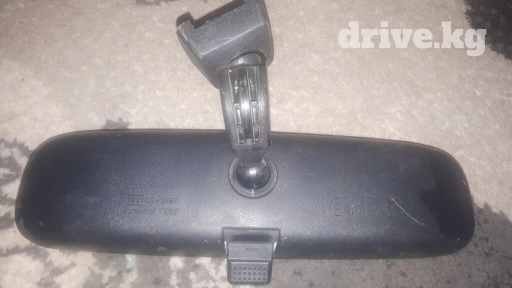 Салонное зеркало с креплением, подойдет на любую машину