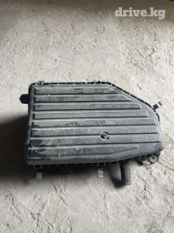 Корпус воздушного фильтра Хонда стрим 1.7 Все крепления на месте без