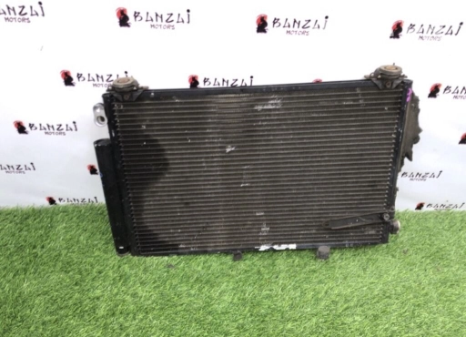 Радиатор кондиционера на Тойота ист,Toyota IST