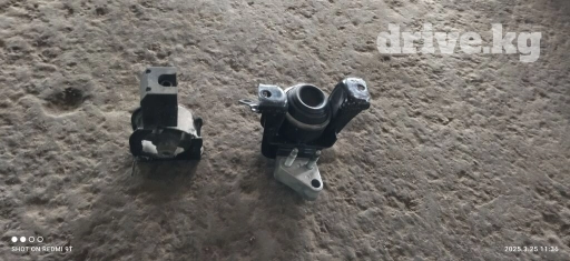 Подушка мотора Toyota 2003 г., Б/у, Аналог, Китай