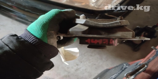 Подушка мотора Nissan 2009 г., Новый, Оригинал, Япония