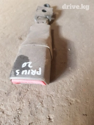 Toyota Prius 20, застёжка ремня безопасности. Тоета приус 20