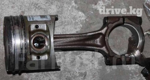 Mitsubishi Delica Поршень с шатуном Мицубиси Делика поршень с шатуном