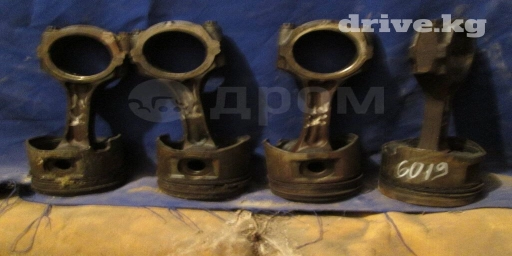 Toyota Prado Поршень с шатуном Тойота Прадо поршень с шатуном Поршень