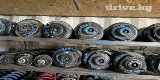 Передняя пружина амортизатора Nissan 2003 г., Б/у, Оригинал, Япония