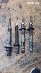 Комплект амортизаторов Toyota 2010 г., Б/у, Оригинал, Япония