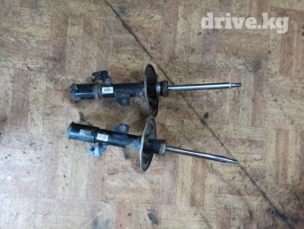 Камри 35 оригиналы в отличном состоянии. Виндом передние оригинальные