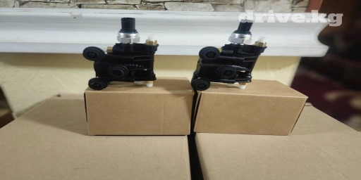 Задний пневмобаллон, Комплект пневмобаллонов Land Rover Новый, Оригинал, Япония