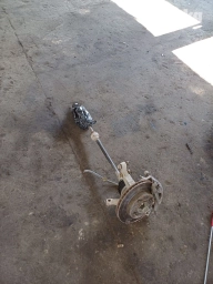 Передний амортизатор Nissan 2002 г., Б/у, Оригинал, Япония