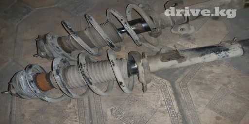 Армотизаторы в хорошем качестве привазной комплект