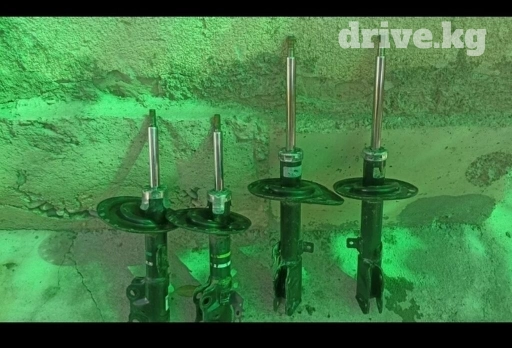 Передний амортизатор, Задний амортизатор Toyota Б/у, Оригинал, Германия