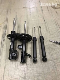 Передний амортизатор, Задний амортизатор Toyota 2018 г., Б/у, Оригинал