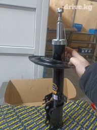 Задний амортизатор Toyota 2010 г., Новый, Оригинал