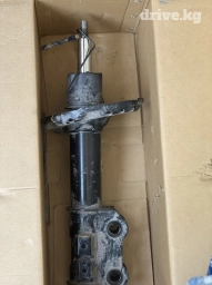 Передний амортизатор Hyundai 2016 г., Б/у, Оригинал