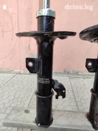 Передний амортизатор Toyota 2008 г., Б/у, Аналог, Китай