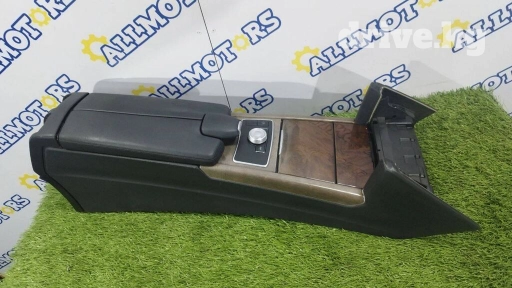 Mercedes-Benz W212 E350 v-3.5 2010 год, подлокотник