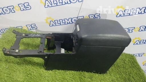 Infiniti FX35 v-3.5 2006 год подлокотник