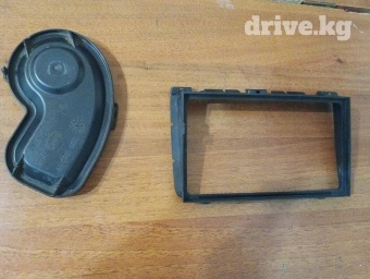 Рамка.заглушка фар редкость обычно на вольцваген стоит