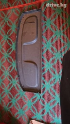 Продаю полку - шторку багажника на Тойота Ярис витц 1 поколения 2002г