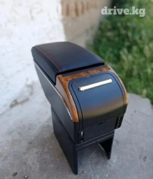 Подлокотник УНИВЕРСАЛЬНЫЙ!!! ЮСб ЮСБ ЮСБ есть Подходит для многих