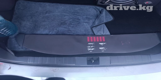 Продам шторку багажника Легаси бл5 универсал состояние