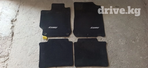Продаю коврик заводской Тайота Камри 50/55 идеальном состоянии, из