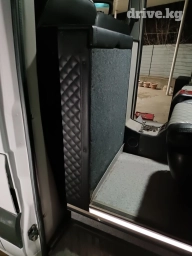 Продаю столик выдвижной две штуки стоял на рекс спринтер почти новый