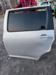 Тойота Виш. Дверь задний левый после ДТП, Консоль панели