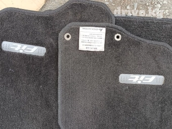 Продам полики комплект новые. Оригинал Japan Honda Fit. 5г