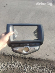 Продаю центральную консоль Хонда фит jazz