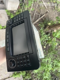 Магнитола штатная от Mercedes gl 450. В рабочем хорошем состоянии