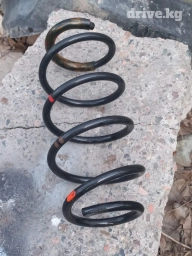 Передняя пружина мерседес бенц вито 2012 год, объем 2.2