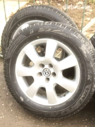 Прадаю литые диски и зимные шины комплект 4 штуки 16 R размер шины