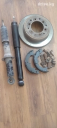 Продаю тормозной диск, амортизаторы, колодки от ручника с запчастями