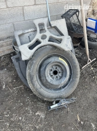 Комплект на запаску subaru Outback 
2016 пенопласт домкрат и колесо