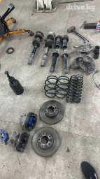 BMW E39 •Аморты по 500 каждая в сборе.один перед не рабочий •пружины