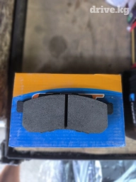 Продаю колодки на HONDA LIFE.передний.и другие машины