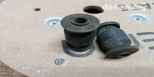Сайлентблок переднего рычага General Motors. Артикул 45261A78B00 - 2шт