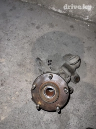 Передняя правая Ступица Nissan 2003 г., Оригинал