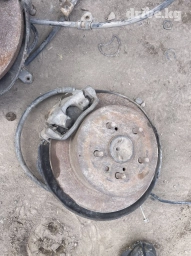 Задняя левая Ступица Toyota 2001 г., Б/у, Оригинал, Япония