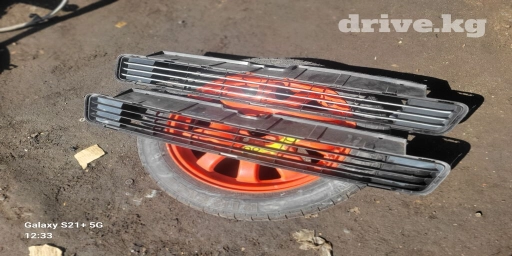 Накладка на бампер Передний Toyota, Б/у, Оригинал