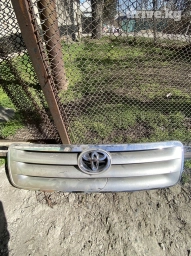 Заглушка бампера Передний Toyota, Б/у, Оригинал